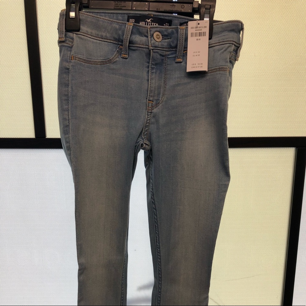 Hollister Lo-Rise Jean legging with tags.